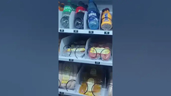 Μηχανή πώλησης λουκάνικων με προσαρμοσμένη γραφική για την εμπορική ταυτότητα #μηχανή πώλησης #λουκάνικα #Γερμανία