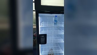 Έξυπνο ψυγείο AI στην αποθήκη των ΗΠΑ
